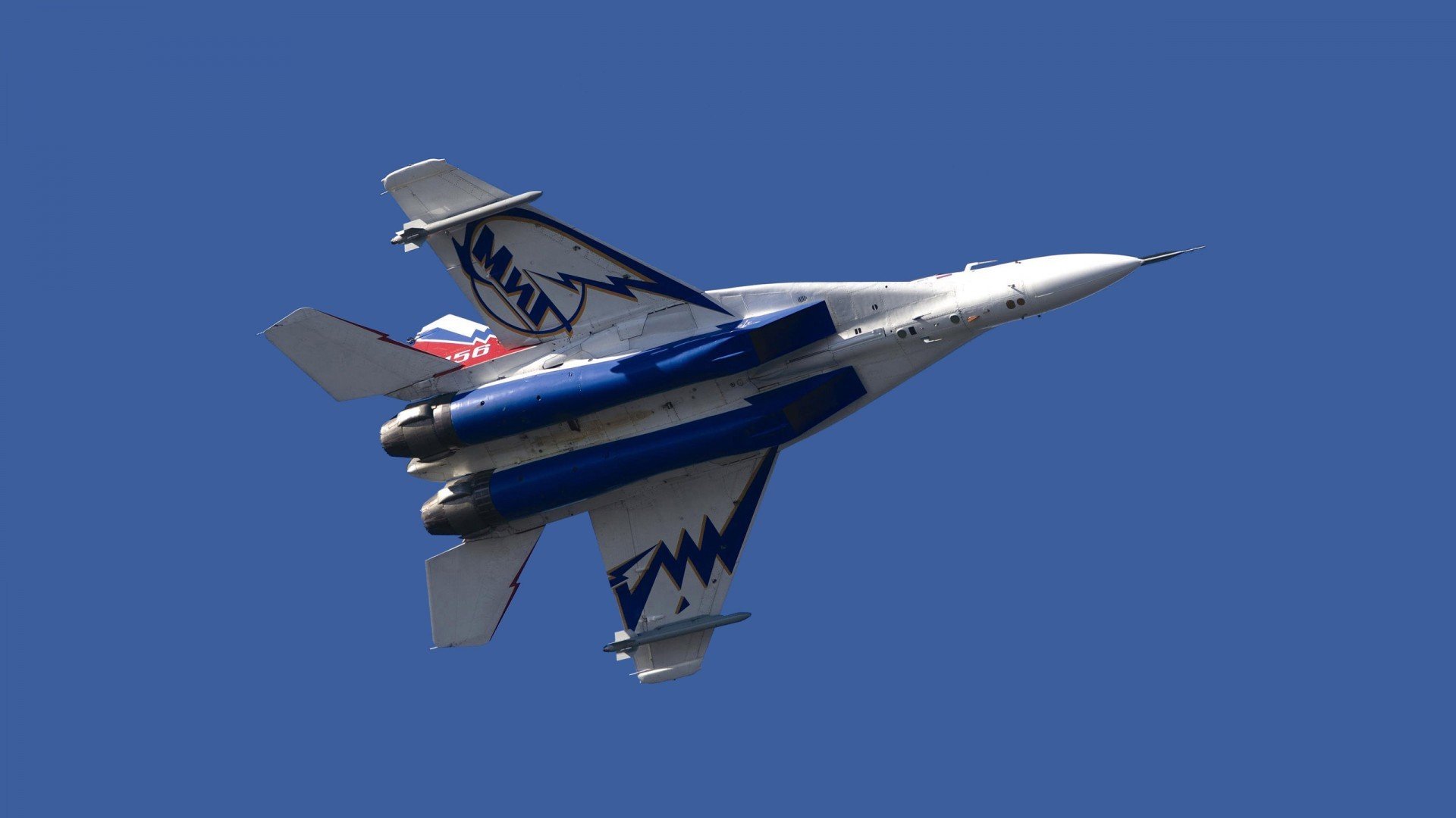 星空体育在线-塞尔维亚男篮在欧洲预赛中奋勇追击，冲刺奥运奖牌梦想，塞尔维亚男子篮球队