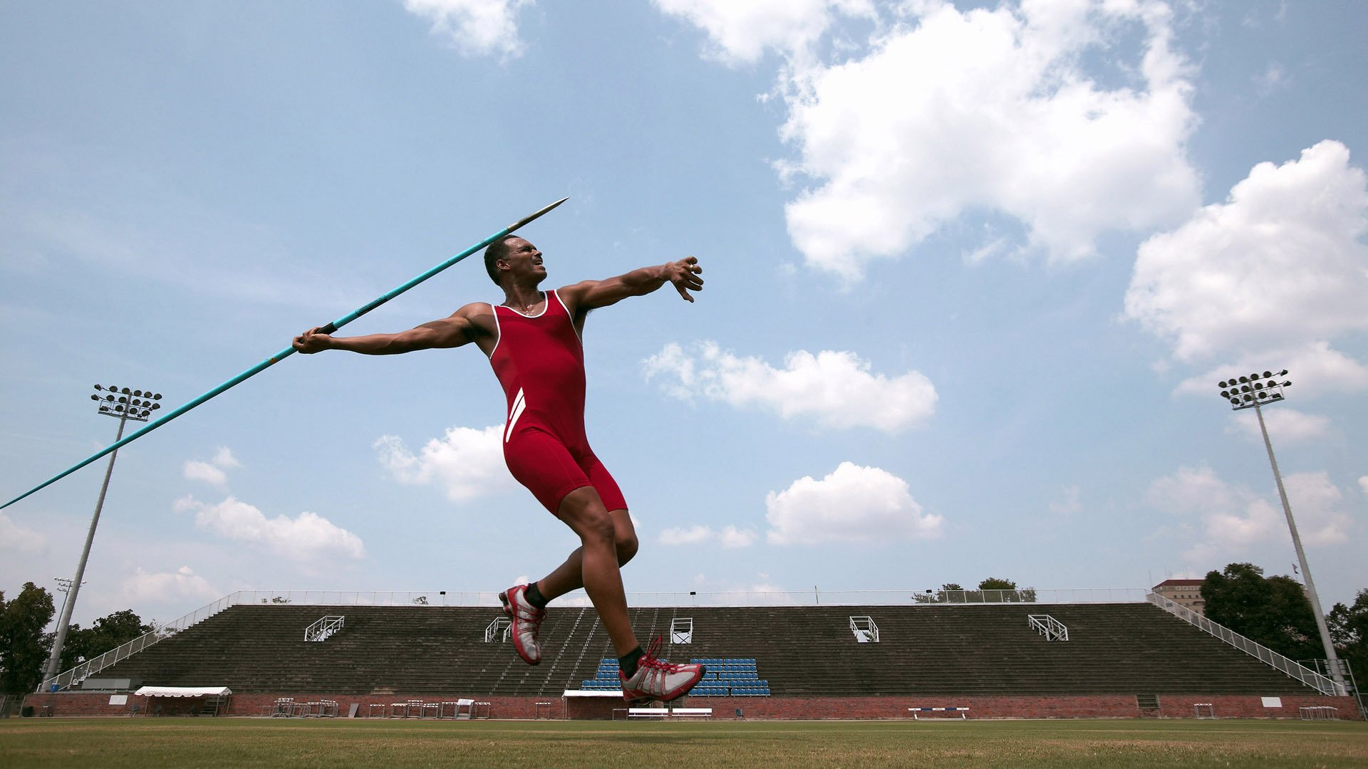 《英雄联盟》发布新英雄“雷霆”,操作手感佳引争议前所未有的体验震撼,玩家纷纷热议